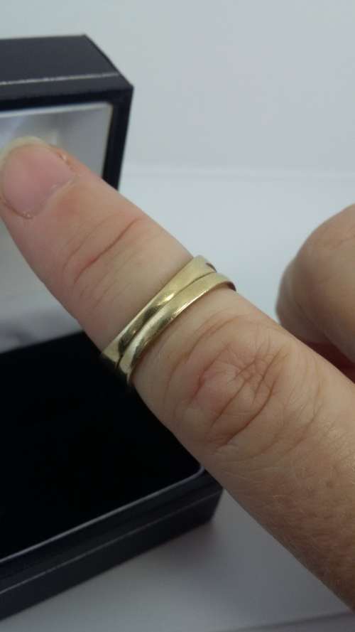 9ct Gold Light blue Topaz double band